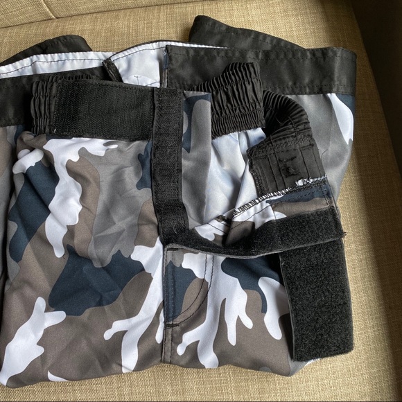 2 pairs โข Kickboxing Shorts - Picture 9 of 14